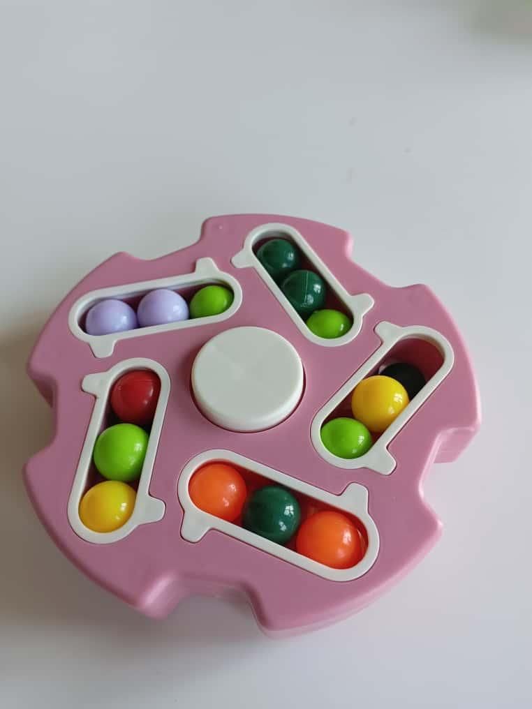 Fidget toy rotating Magic Bean Cube Spinner